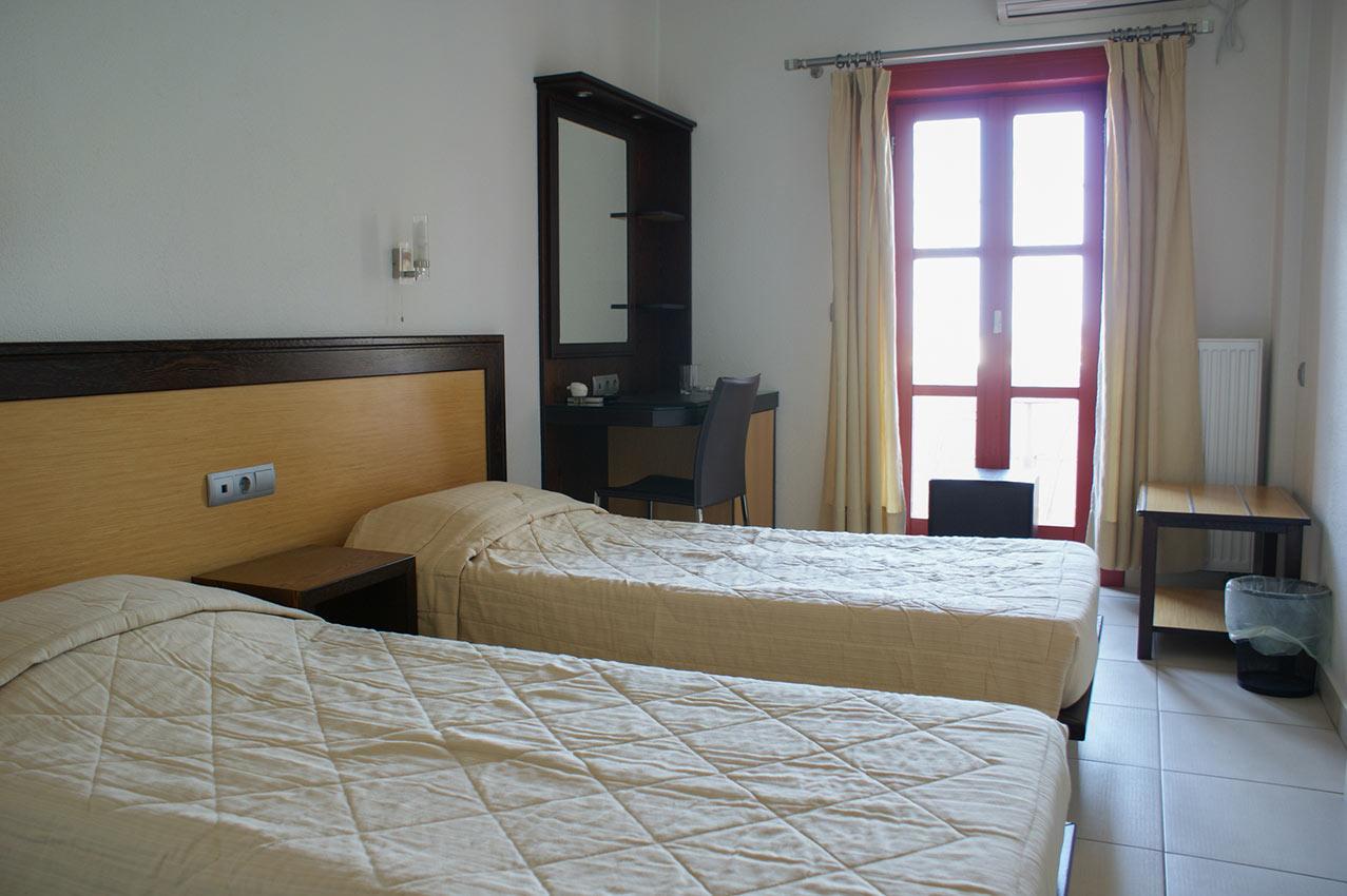 Aposperides Hotel Livadi  Екстер'єр фото