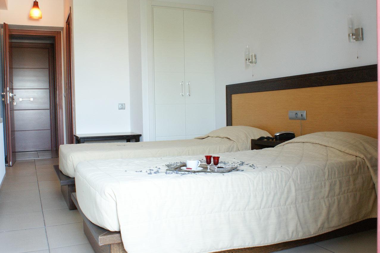Aposperides Hotel Livadi  Екстер'єр фото