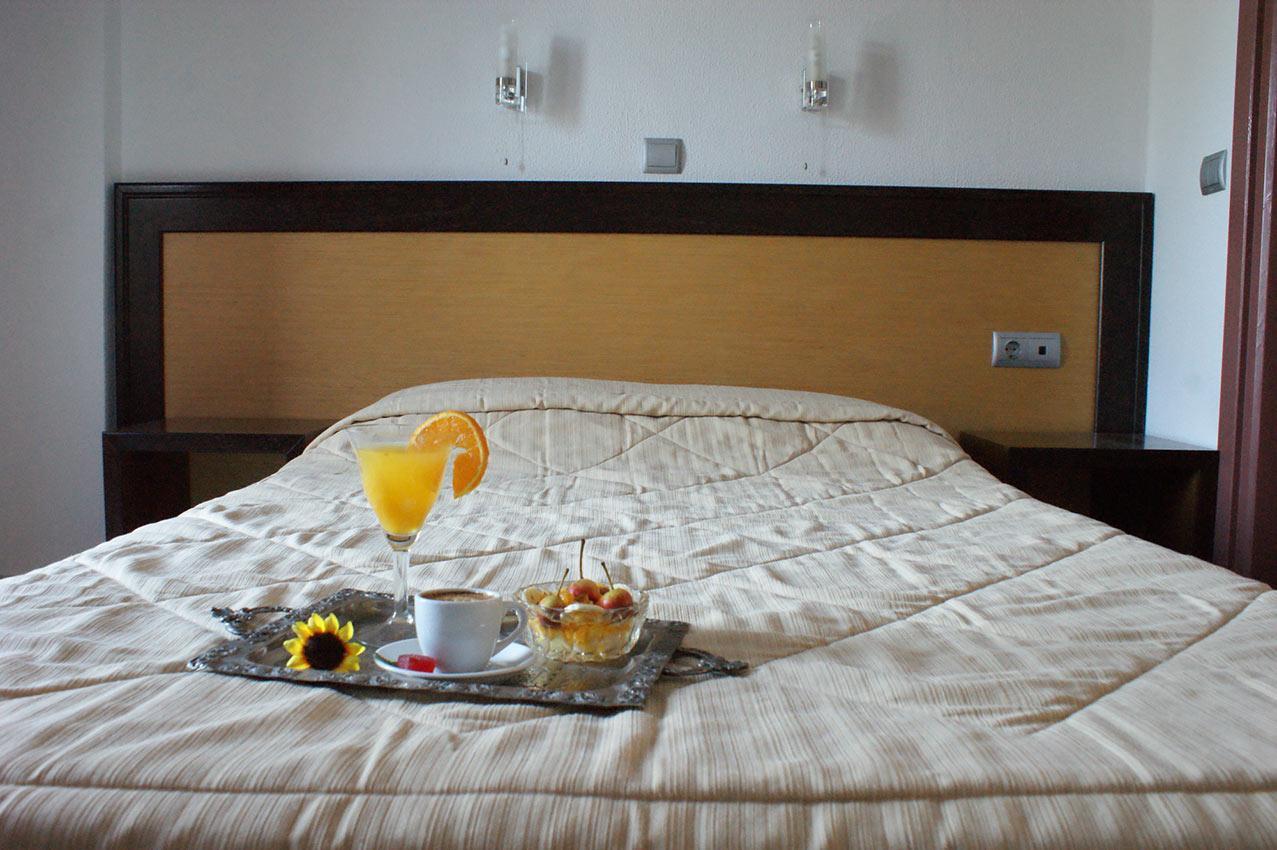 Aposperides Hotel Livadi  Екстер'єр фото