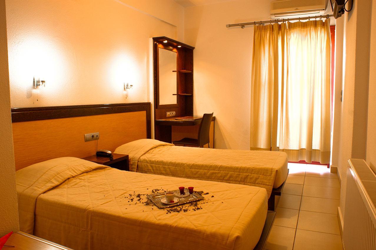 Aposperides Hotel Livadi  Екстер'єр фото