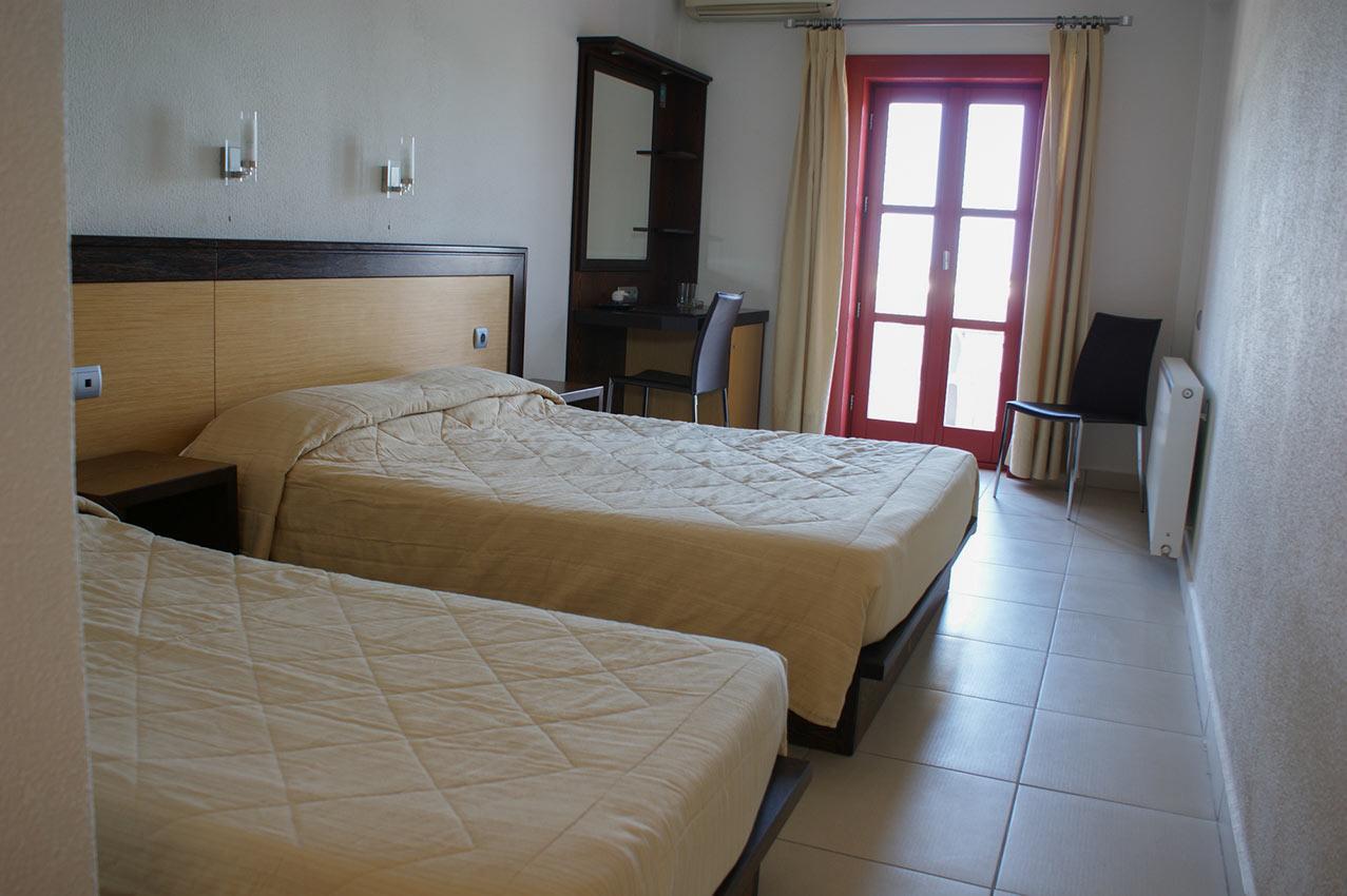 Aposperides Hotel Livadi  Екстер'єр фото