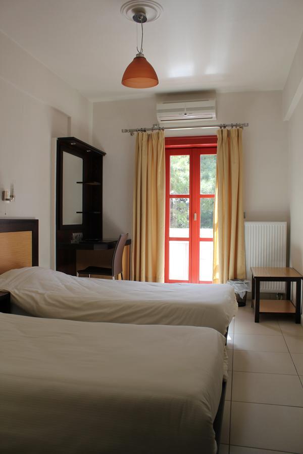Aposperides Hotel Livadi  Екстер'єр фото