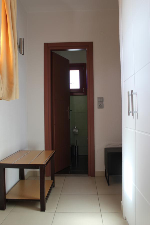 Aposperides Hotel Livadi  Екстер'єр фото